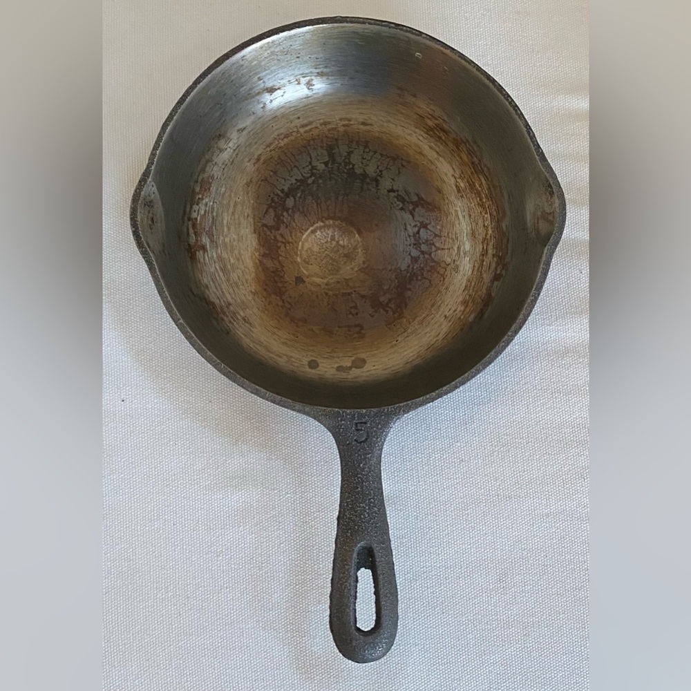VTG Wagner Ware Cast Iron #5 Skillet Pan Pour Spouts 8”